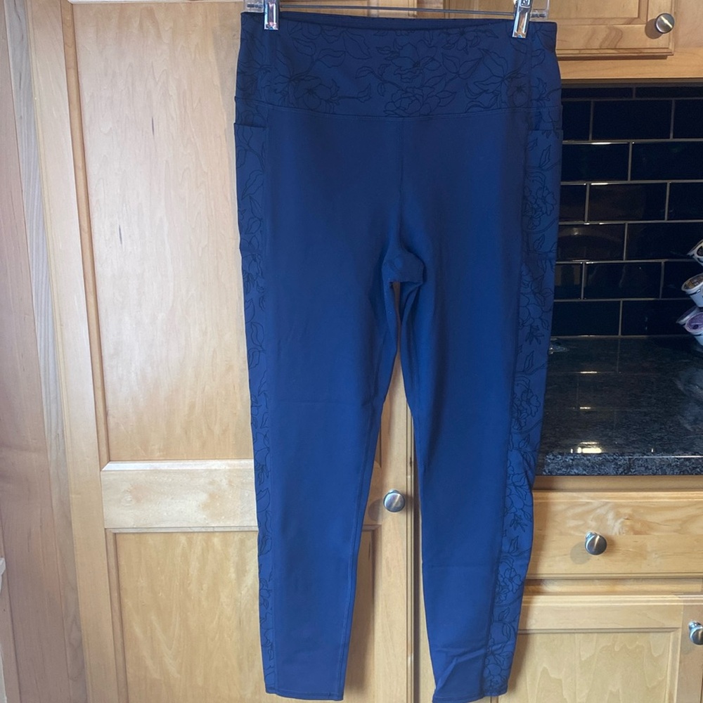 Skechers women’s leggings. Navy blue, large